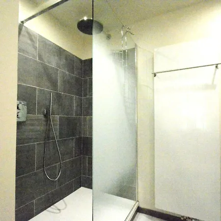 Large Townhouse With Pool Table Holiday home Bouillon