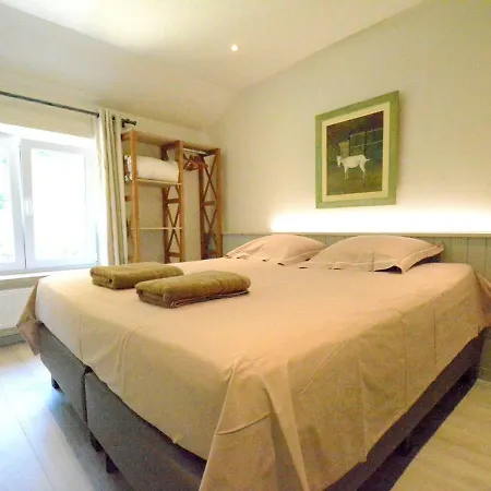 Large Townhouse With Pool Table Holiday home